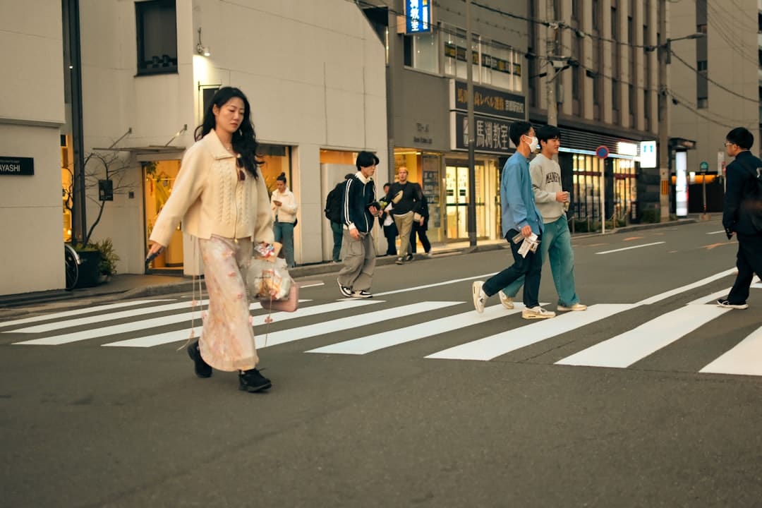 晋江:跟着水上救生员 感触“水火两重天”